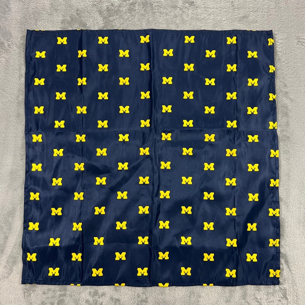 UNIVERSITY OF MICHIGAN WOLVERINES NCAA Bandana OS Navy Blue Logo Print Scarf